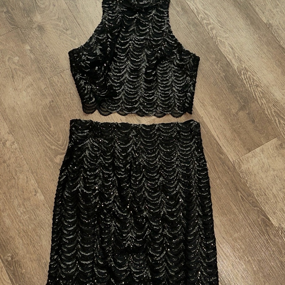 Minuet Petite Black Sequin Skirt Set